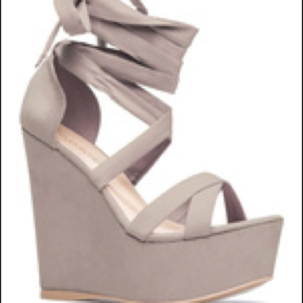 NWT Shoedazzle Lainey Wedge Gray 9.5